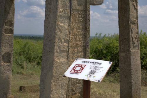 Crucea Manafului | Cruce latină | Breaza