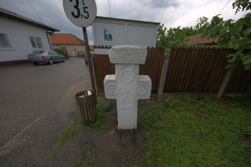 Cruce latină | Săhăteni