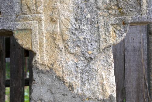 Crucea lui Aron | Cruce latină | Istrița de Jos