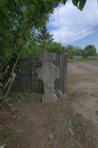 Crucea lui Aron | Cruce latină | Istrița de Jos