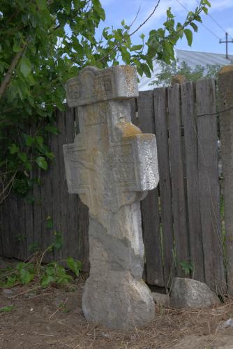 Crucea lui Aron | Cruce latină | Istrița de Jos