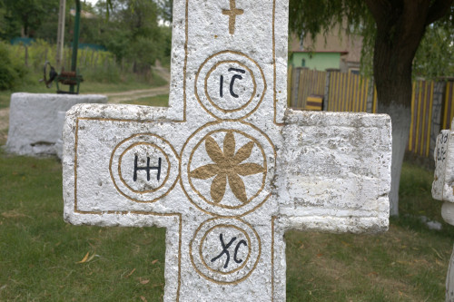 Cruce latină | Năeni