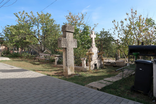 Cruce latină | Vispești
